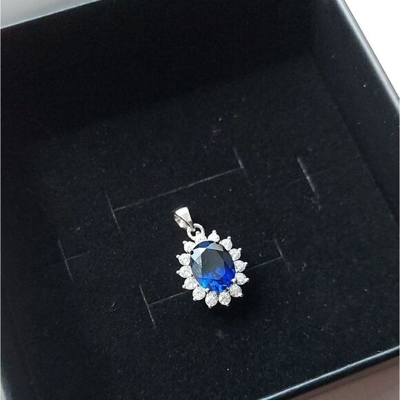 Host Pick 🥳2.6 Carat Swiss Sapphire Sterling Silver Necklace - Picture 8 of 11